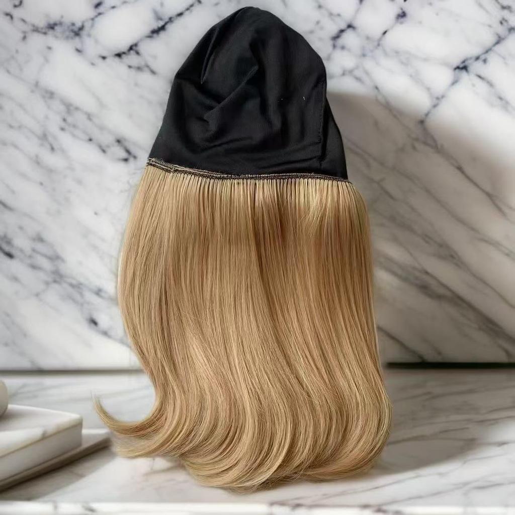 Gold Beige Wig with Beanie, 35cm Curly, Natural-Looking, for Cosplay and Medical Use, Popular with Korean Dancers and YouTubers