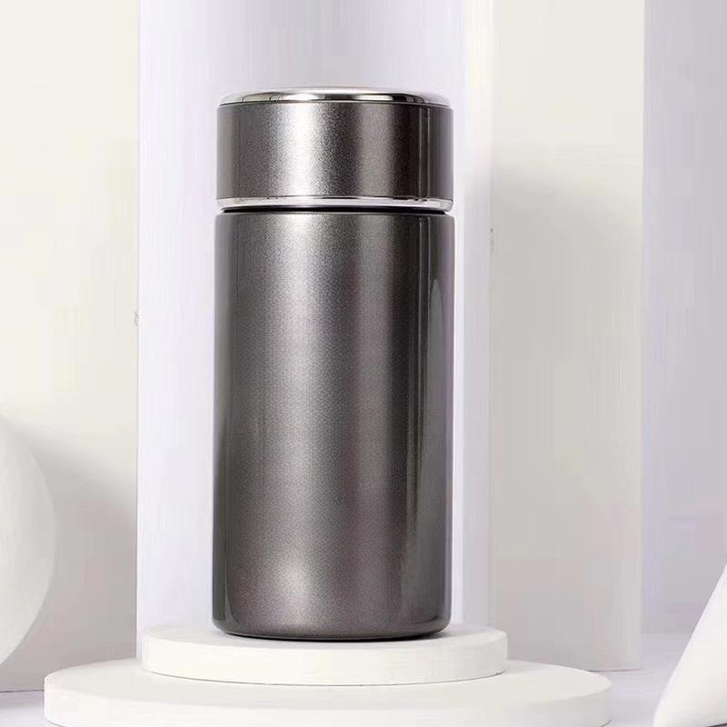 

Вакуумная колба из нержавеющей стали. Деловые подарки должны сохранять холод и тепло по номинальной стоимости с портативной подарочной коробкой, чтобы родители могли руководить ими. 480ml