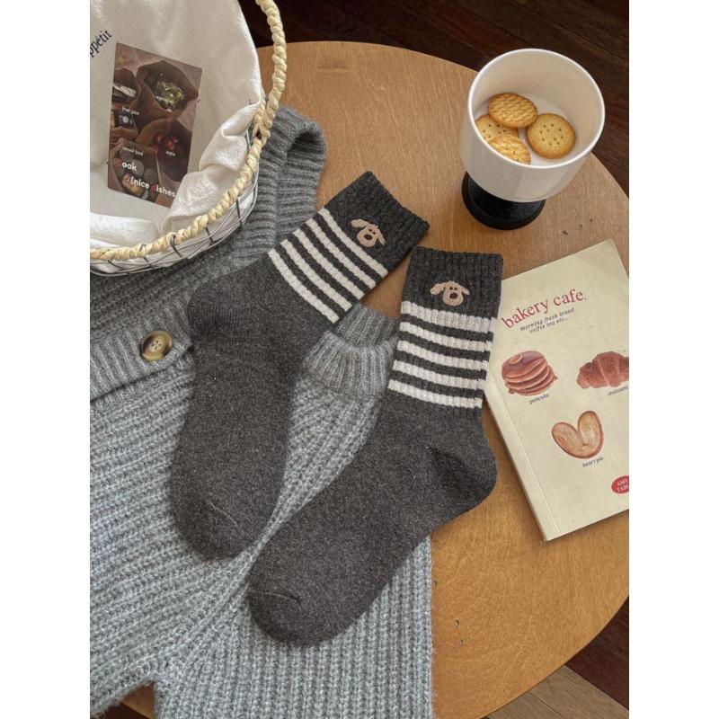 Female Autumn and Winter New Simple All Take Warm Cute Cartoon Dog Stripes In The Tube Pile Socks
