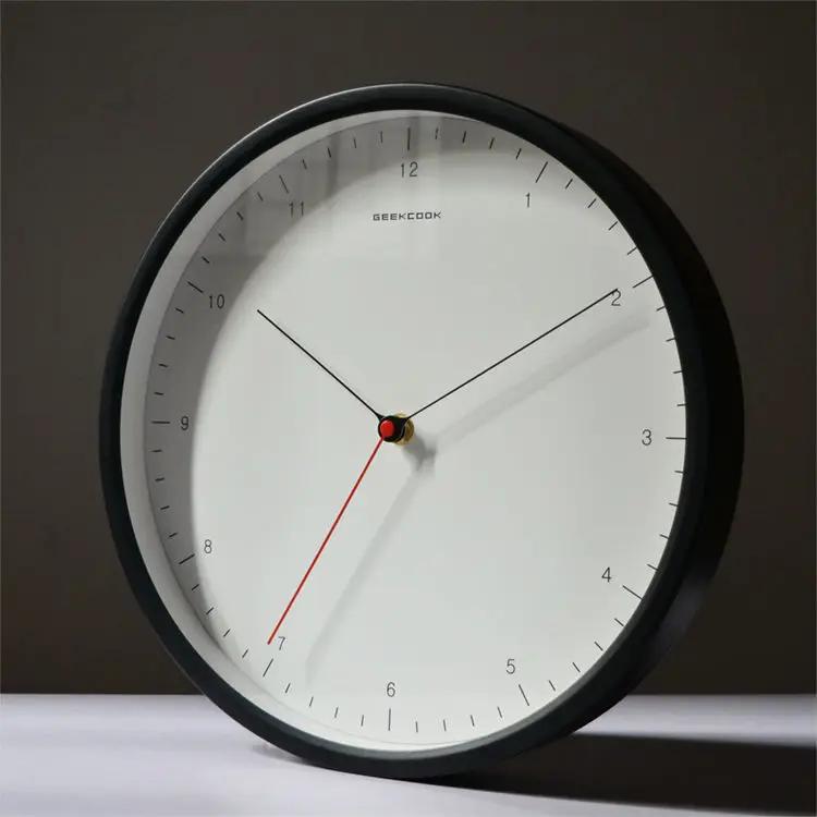 Nordic Style Metal Wall Clock Silent Living Room Bedroom Fashionable Modern Art Design Pendulum Clock Living Room Decoration