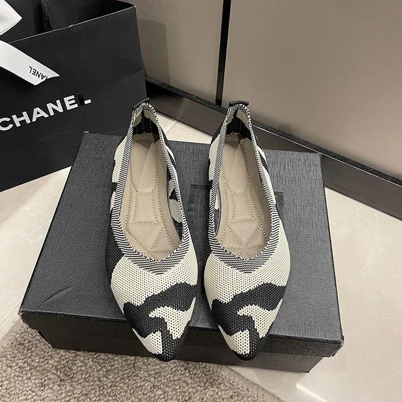 2024 Summer New Soft Bottom Shallow Mouth Pointed Breathable Flat Bottom Solid Color Hollow Out Korean Single Shoes for Women