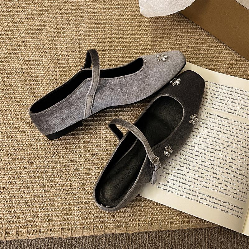 Versatile one-word buckle half slippers women's rhinestone square head inner height increase shallow mouth soft leather bag head sandals bright
