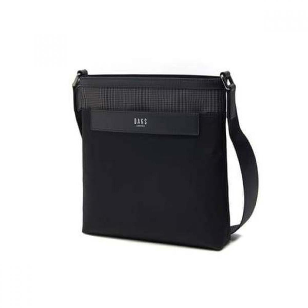 

Daks Black Logo Check Crossbody Bag Dbba4f332bk Single option