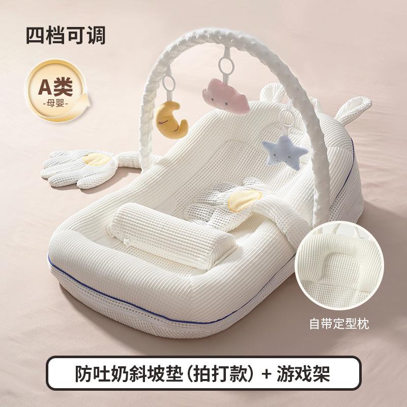Schrägkissen Baby Anti-Spuckmilch Schrägkissen Anti-Überlauf Milch Erstickung Baby Liegend Schlafen Fütterungsartefakt Neugeborenes Bett-im-Bett
