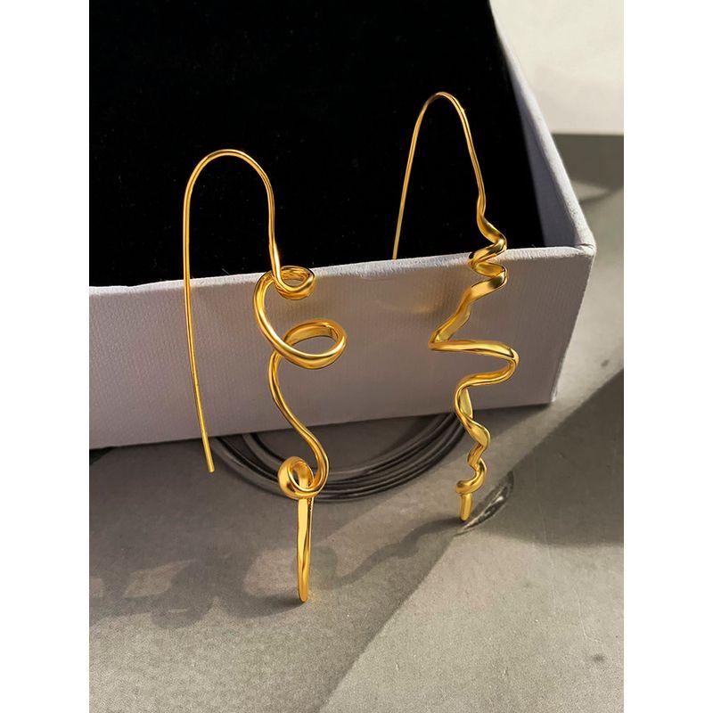 European, American and French Style Gold Three-Dimensional Irregular Earrings Female Niche Design High-Profile Earrings Cold Wind Graceful Earrings