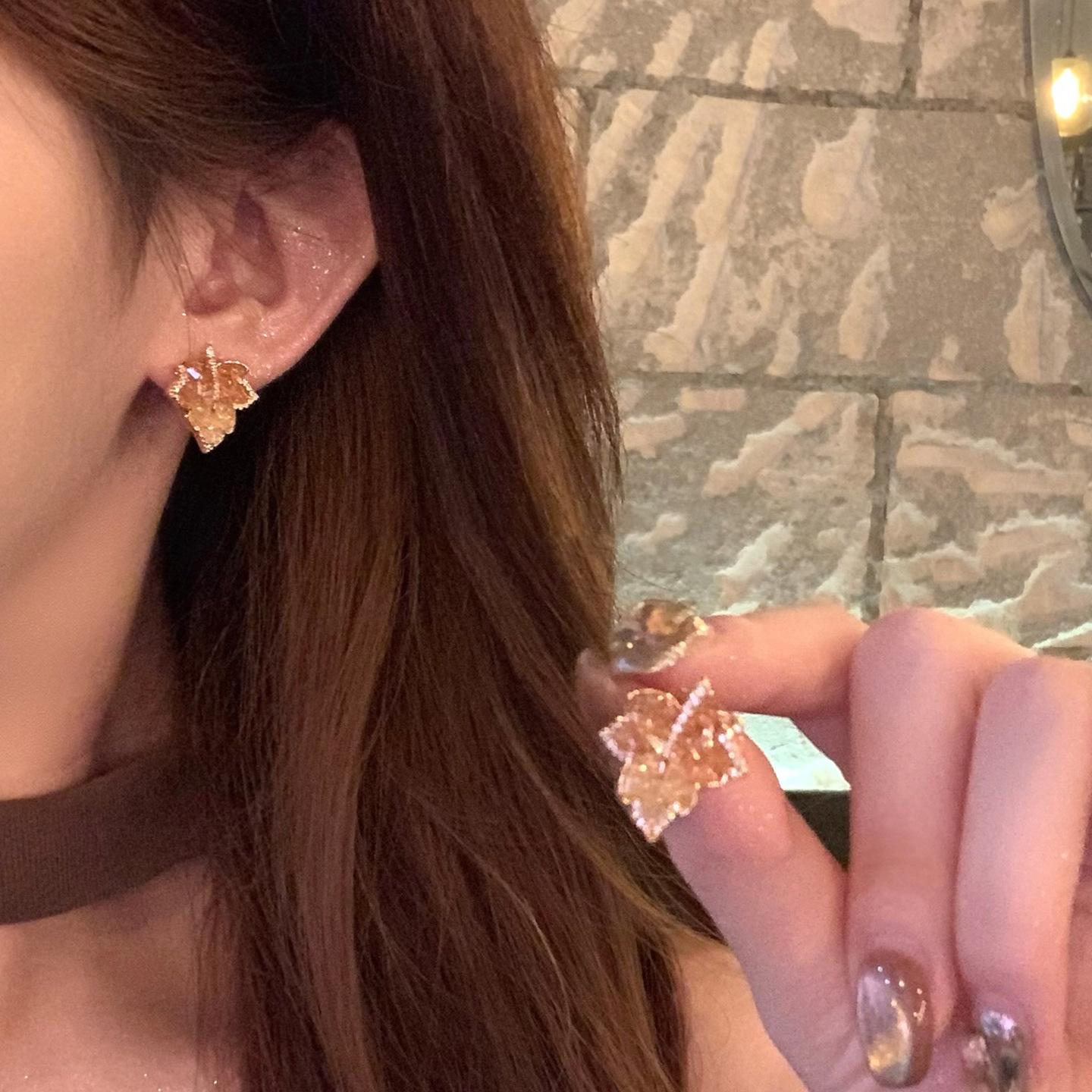 Позолоченное 14-каратным золотом стеклянное листовое и жемчужное колье на ключицу - Роскошный осенне-зимний набор украшений для женщин