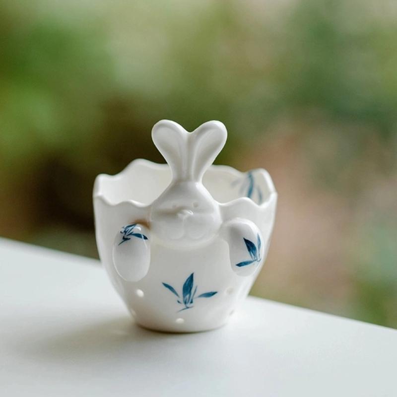 Ceramic Butterfly Rabbit Tea Filter – Hand-Painted Creative Tea Separator for Kung Fu Tea