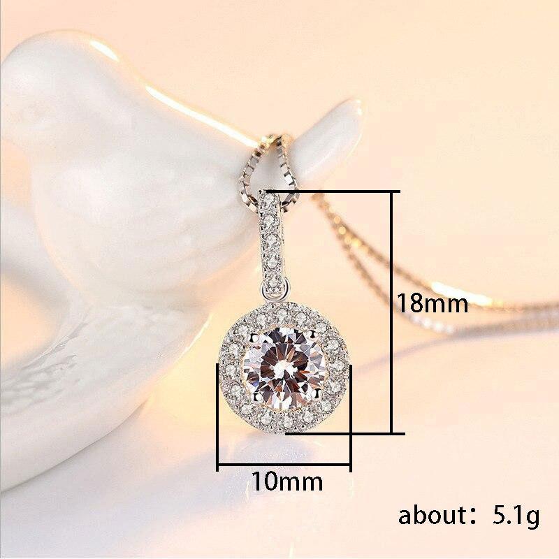Ladies' Circular Pendant Necklace with Synthetic Zircon Accents on The Collarbone Chain, Fashionable and Sparkling Jewelry, Birthday Gift