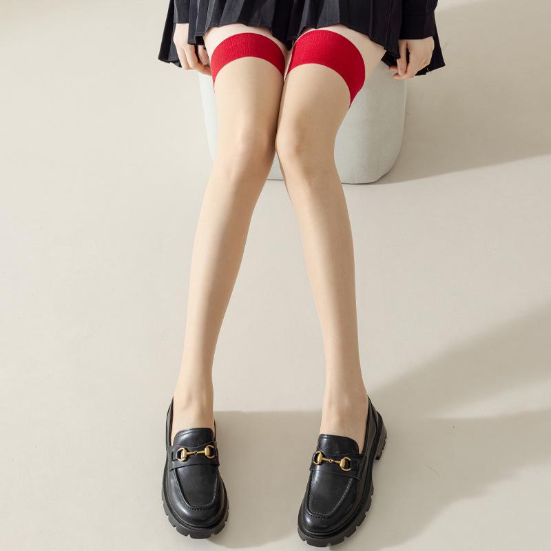 Damen Schwarze Seiden Oberschenkelhohe Strümpfe mit rotem Rand – Laufmaschenfest und Sexy für den Sommer