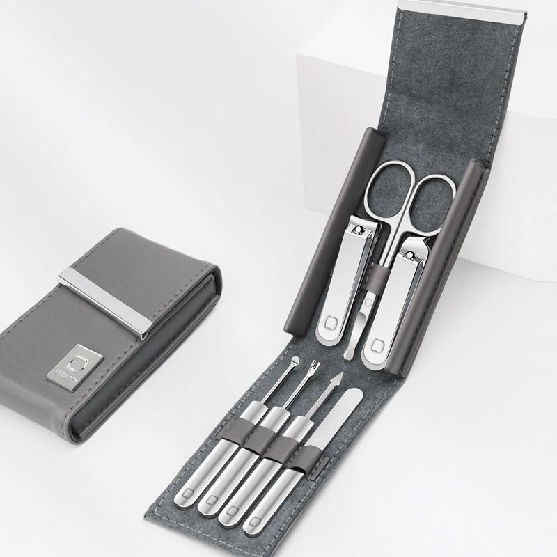Qisu Gray 7-Piece Nail Care Set