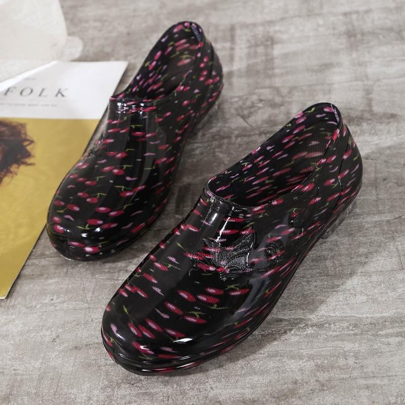 New low-top rain shoes women's summer fashion adult non-slip waterproof shoes shallow mouth work kitchen women's rubber shoes overshoes tide