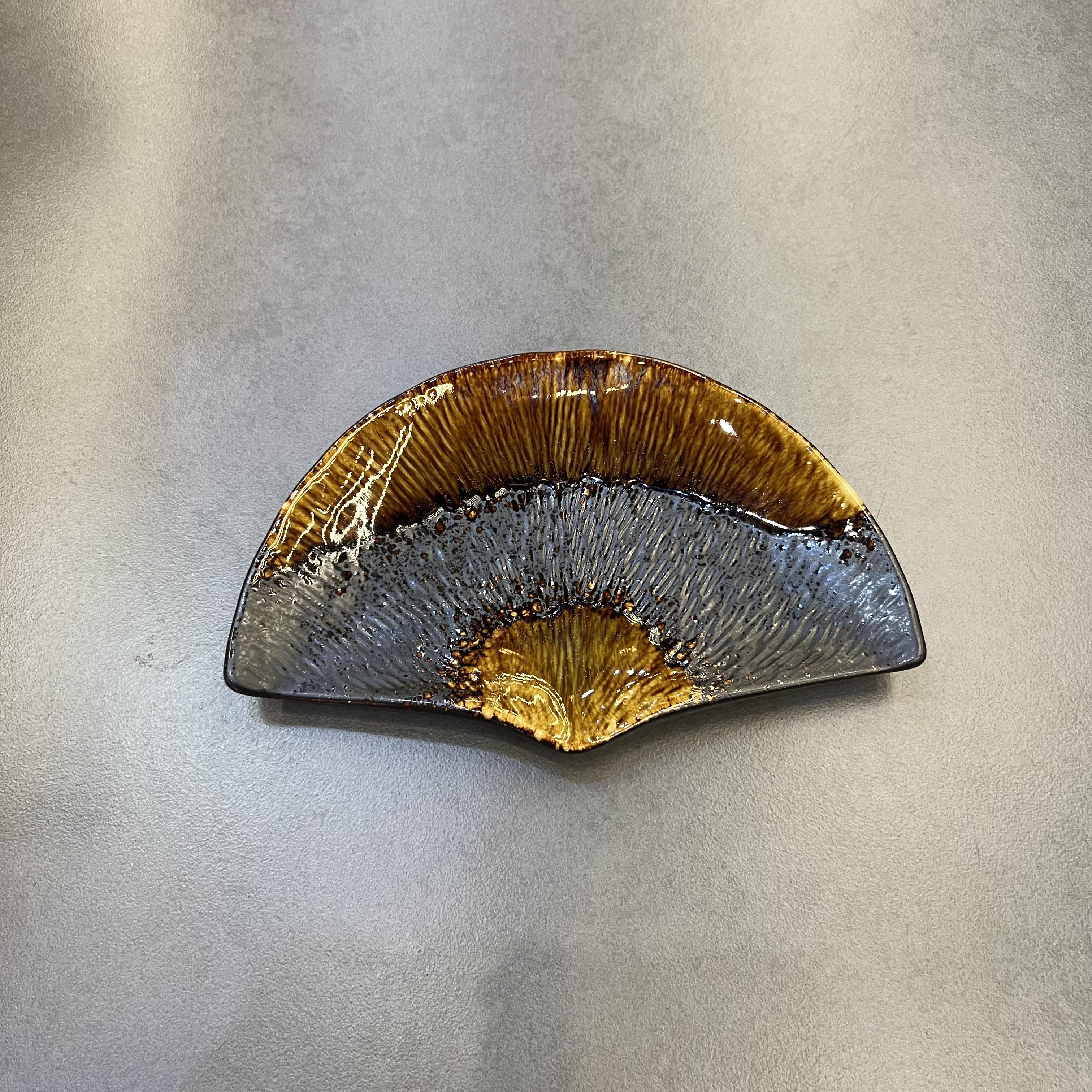 

Japanese-style creative ceramic plate, irregular fish plate, sashimi, grilled bird, kaiseki sushi dish plate