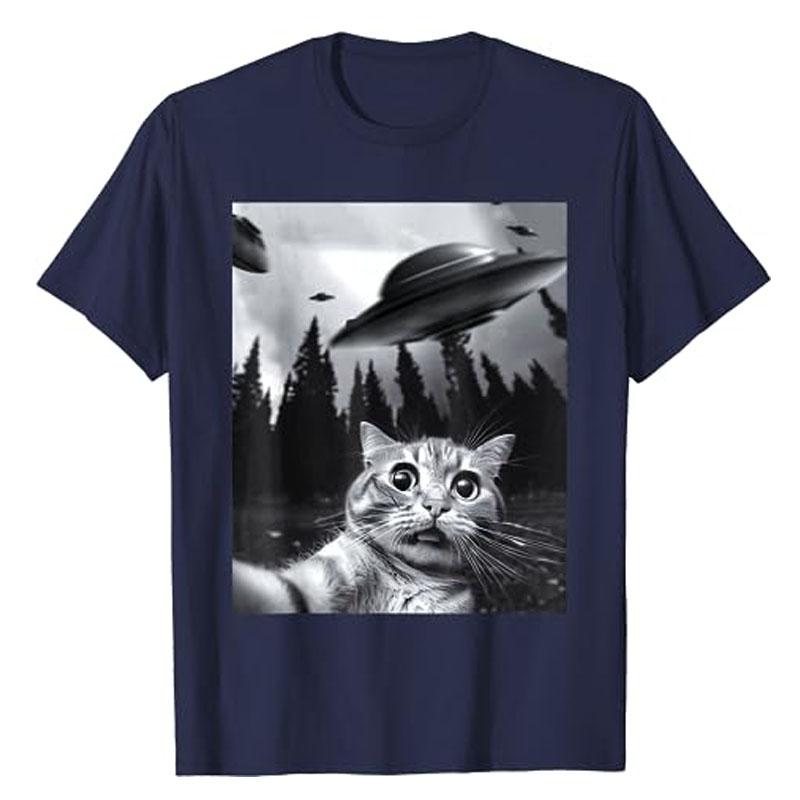 Alien Cat UFO T-Shirt Cat Selfie with UFOs Alien Extraterrestrial UFO Believer Tee Humor Funny Kitty Lover Graphic Outfits Gifts