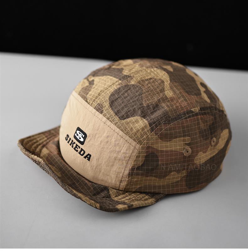 Unisex Couple Streetwear Quick-Dry Camo Print Trucker Hat 5 Panel Flat Brim Mesh Cap Fashionable Hip Hop Style for Outdoor