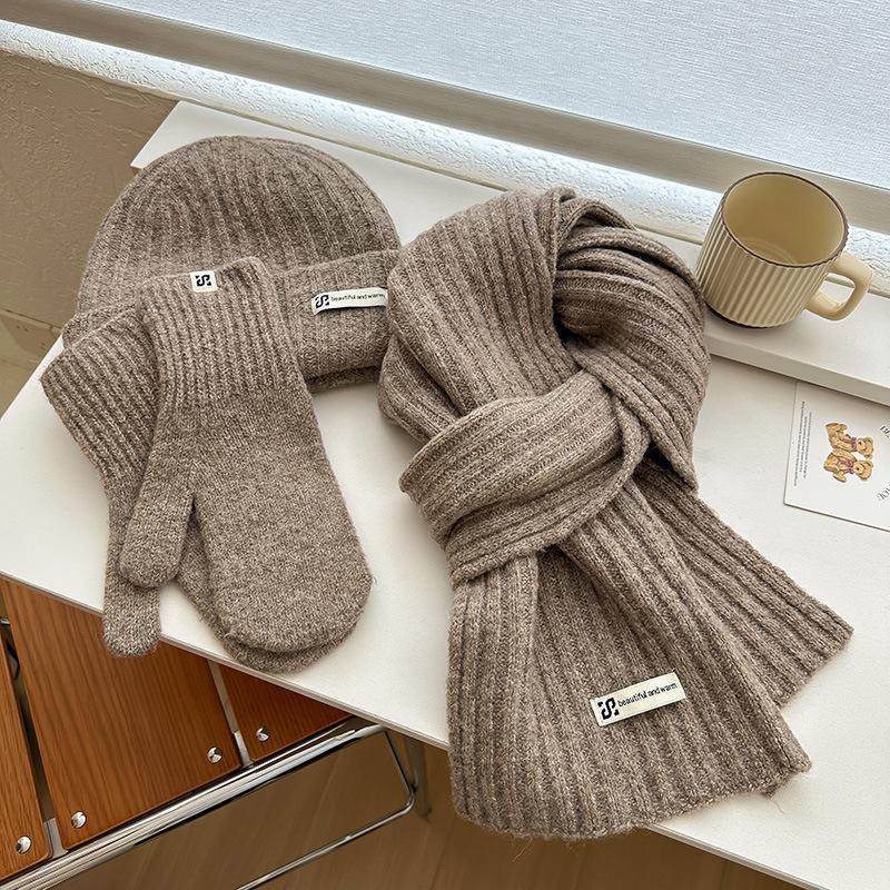 3Pcs Set Winter Hat Scarf Touchscreen Gloves Unisex Knitted Warm Beanie Neck Warmer Gloves Set For Autumn Winter Outdoor Daily Wear