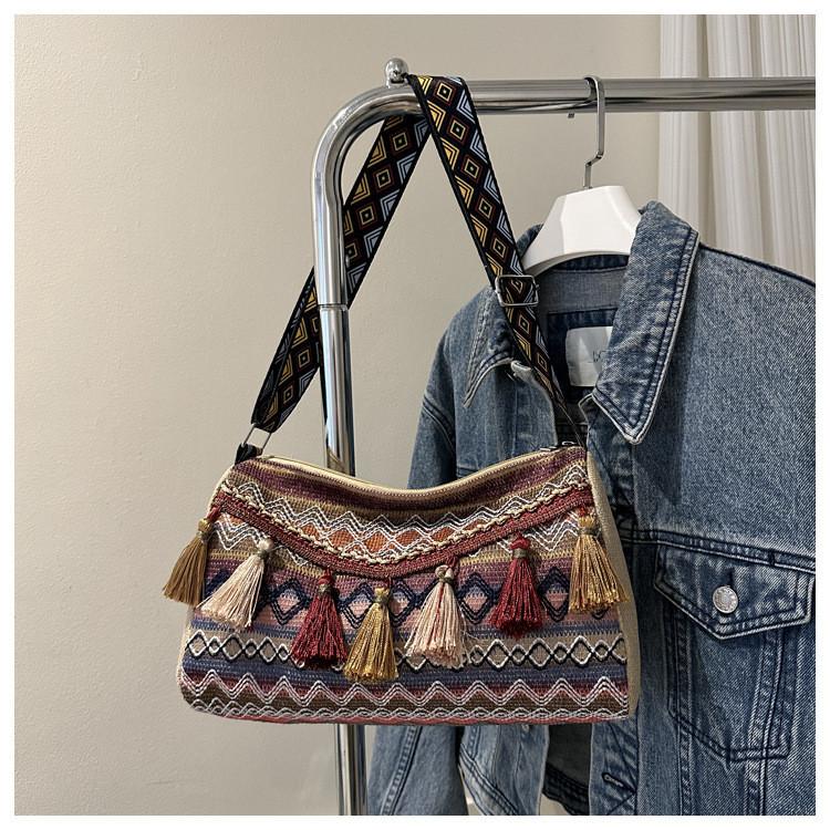 Ethnic Style Large Capacity Shoulder Bag 2023 New Bag Female Niche Fashion Tote Bag Casual Simple Crossbody Bag Street Trend