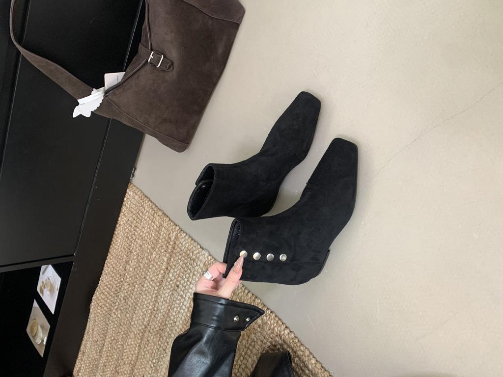 2025 Autumn and Winter New Button Lazy Retro Low Heel with Martin Boots Suede Square Head Suede Short Boots