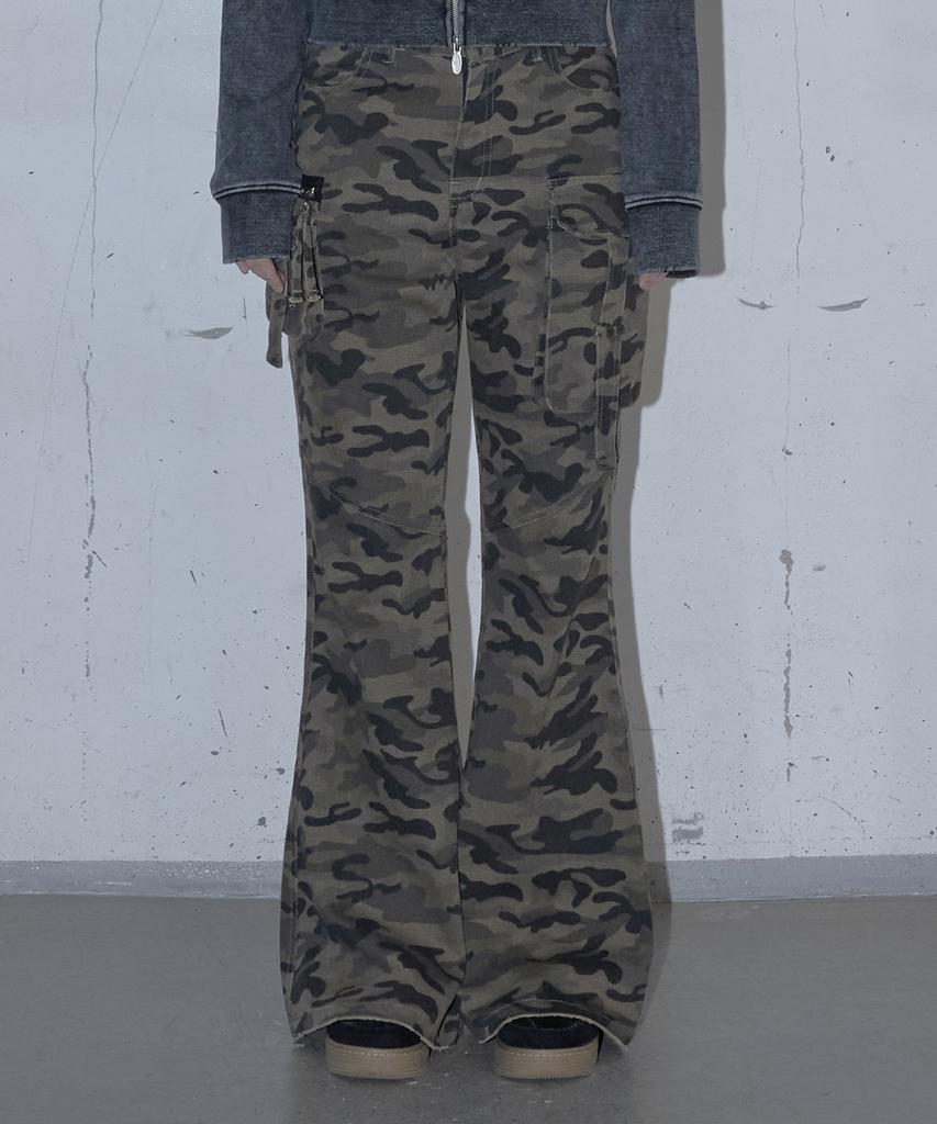 GUBIN (W) Camo Bootcut Pants
