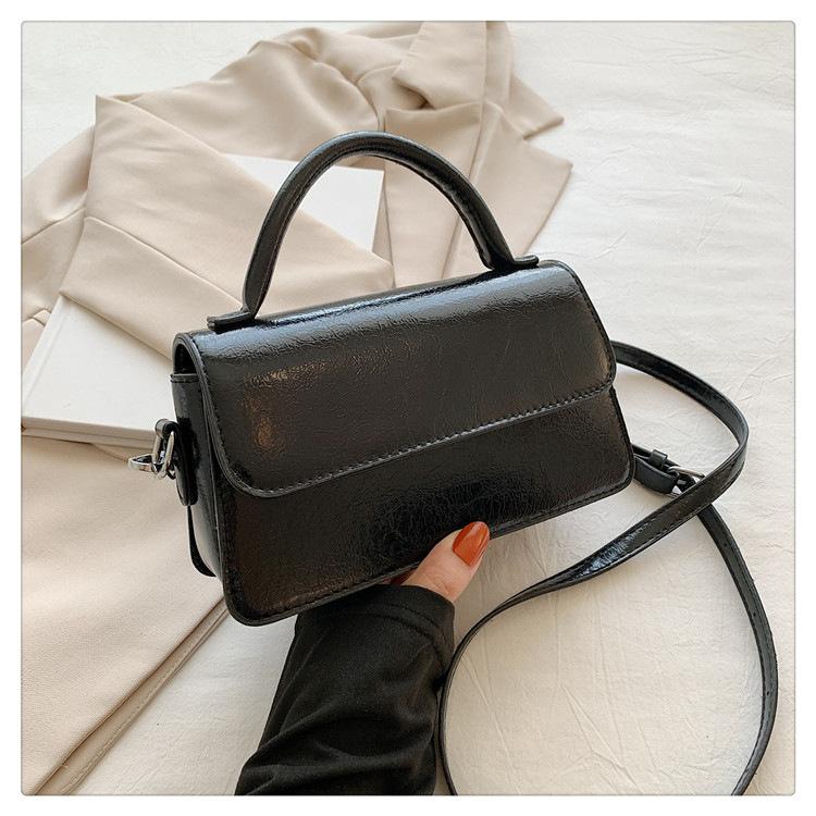 Retro shoulder bag women's 2025 new autumn hot-selling women's armpit bag high-end small square bag manufacturer