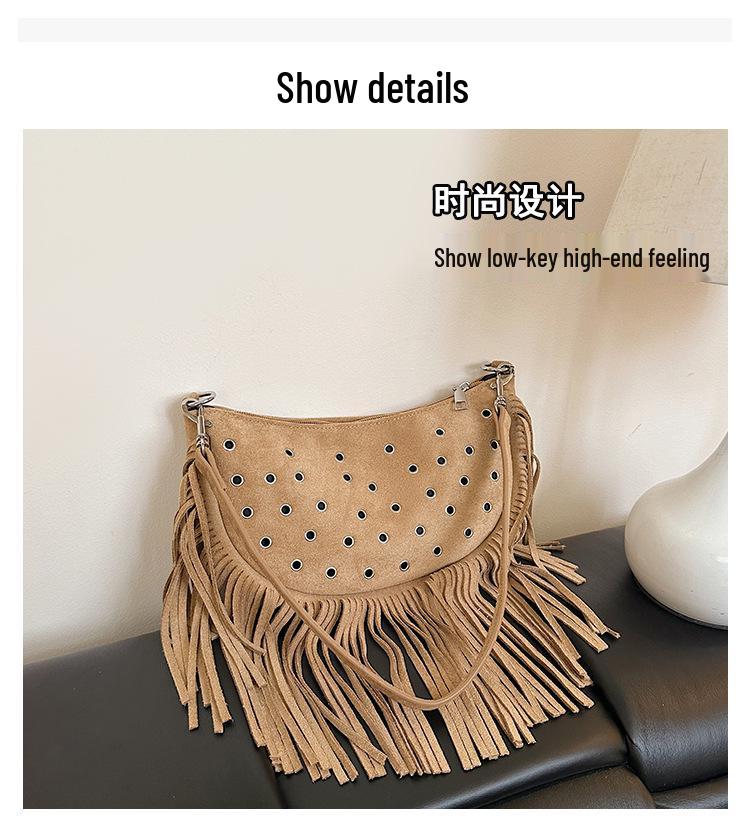 Lightweight Tassel Underarm Bag: Trendy Retro Saddle Design with Versatile Studded Details for Autumn and Winter Fashion