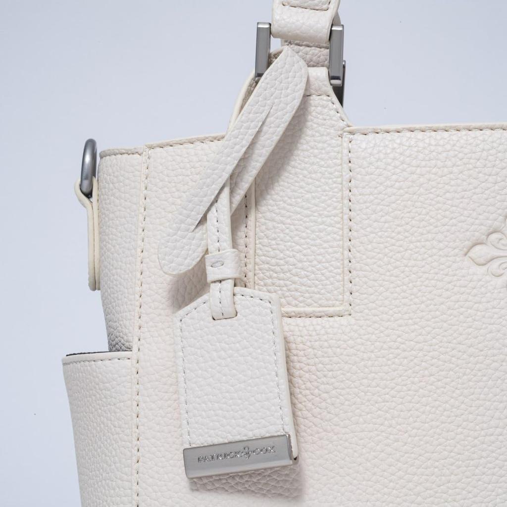 Patrick Cox Handbag Daily Day PXLHECH2, Basic, Commuter-Friendly Bag, White, Women's