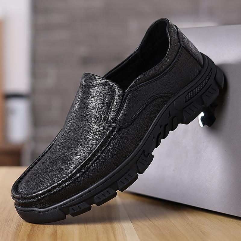 

Мужская кожаная обувь. Мужская повседневная обувь из овчины на мягкой подошве из натуральной кожи. Новая обувь для папы среднего и старшего возраста. 44 чёрный