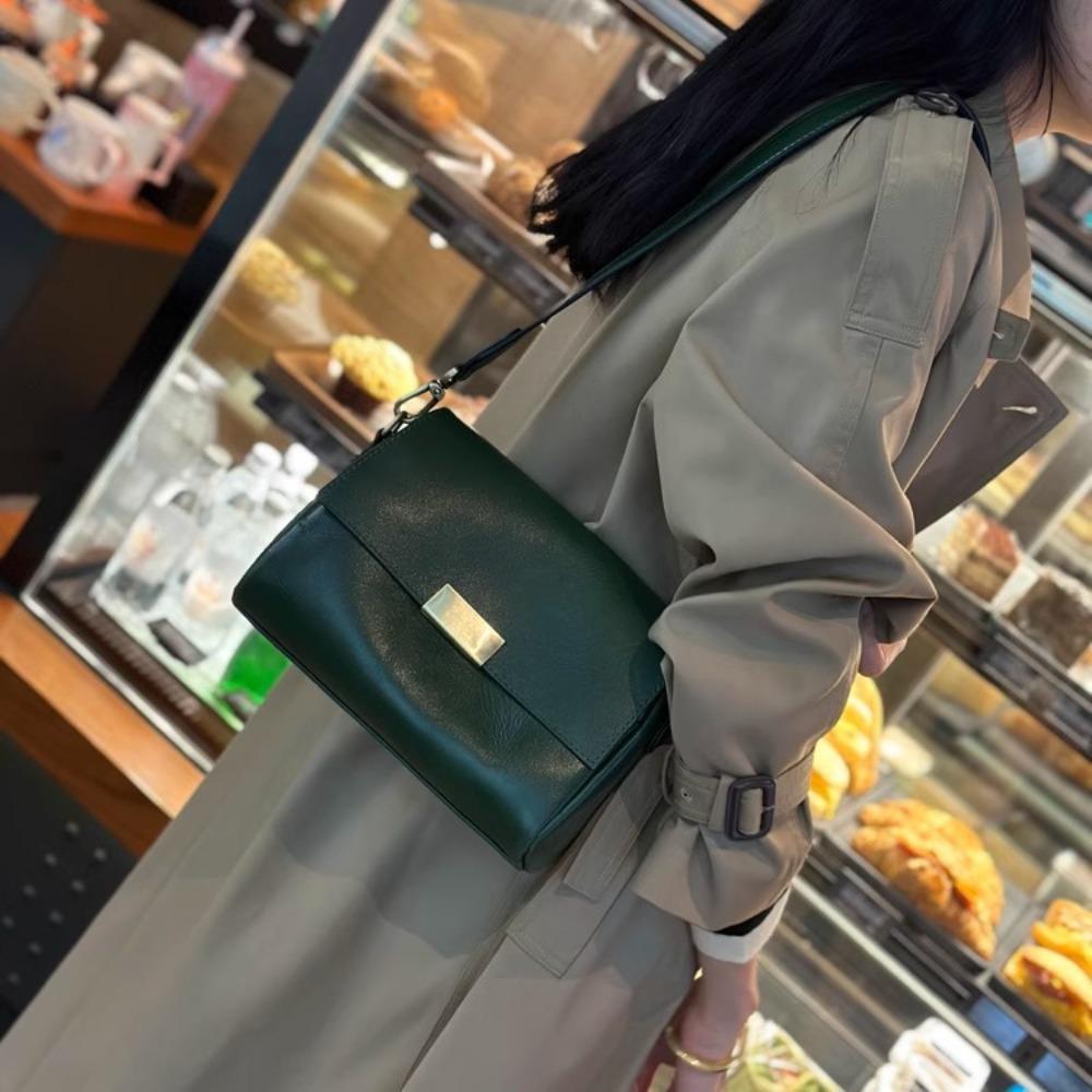 

Autumn underarm niche retro leather women s bag large capacity premium messenger bag women s versatile shoulder bag 24*10*17