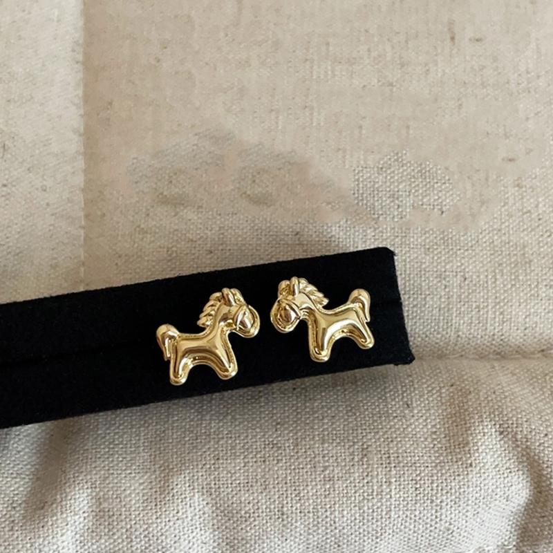 Horse Designs Studs Earrings In Sturdy Alloy Metal for Fashionable Women Jewelry Accessory