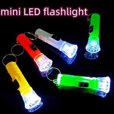 12/24 st Mini Barnkalas Favoriter LED Ficklampa Födelsedagspresenter Bröllopsgäster Souvenir Piñatafyllning Pojkar Flickor Skolpris Presentförpackning