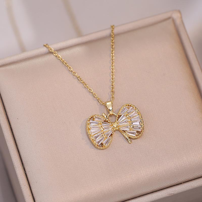 Butterfly Necklace with Color-Retaining Zircon - Fashionable, Versatile Women's Jewelry Accessory.