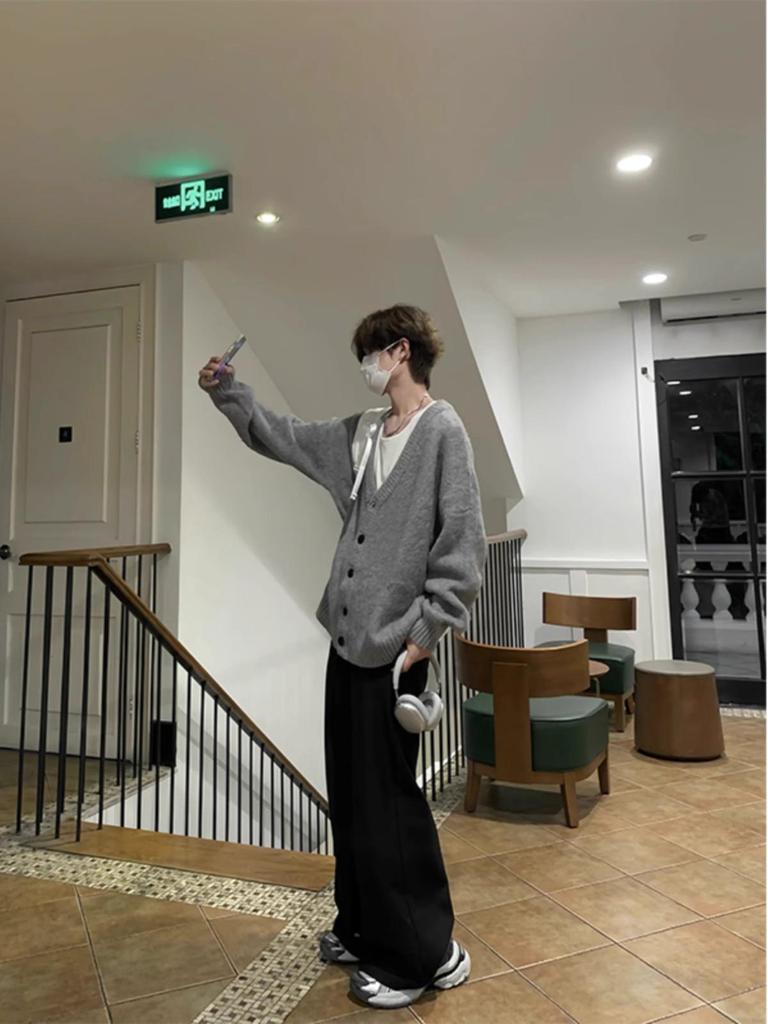 Unisex Loose-Fit V-Neck Cardigan for Teens - Autumn/Winter Knit Trend Sweater for Men and Women