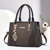 Elegant Fashionable Shoulder Bag For Women With Spacious Interior And Trendy Stitching
