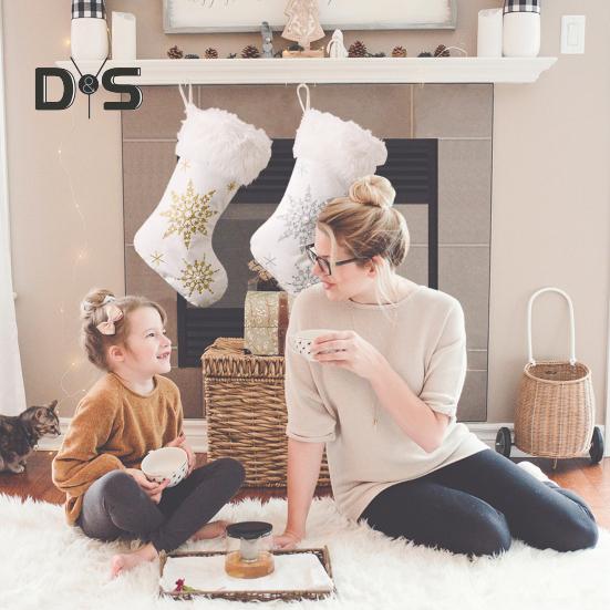 Julstrumpor Snöflinga Broderade Hängande Strumpor med Plyschkant Festival Heminredning Presentstrumpor för Julfest