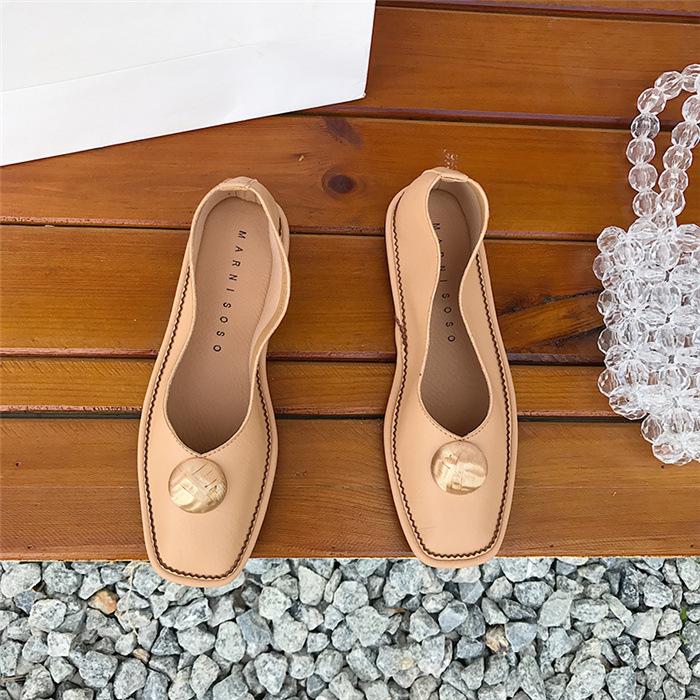 Модные дизайнерские туфли на плоской подошве с металлической пряжкой — фото 8