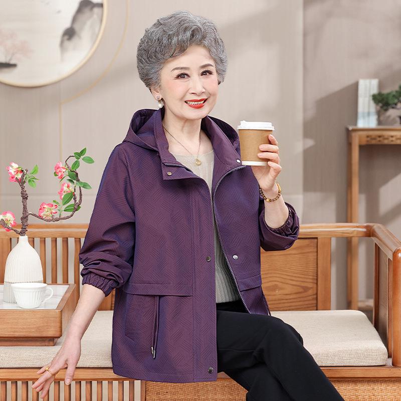 

Stylish Hooded Spring Windbreaker Jacket for Middle-Aged and Elderly Women XL (up to 52.5 kg) фіолетовий