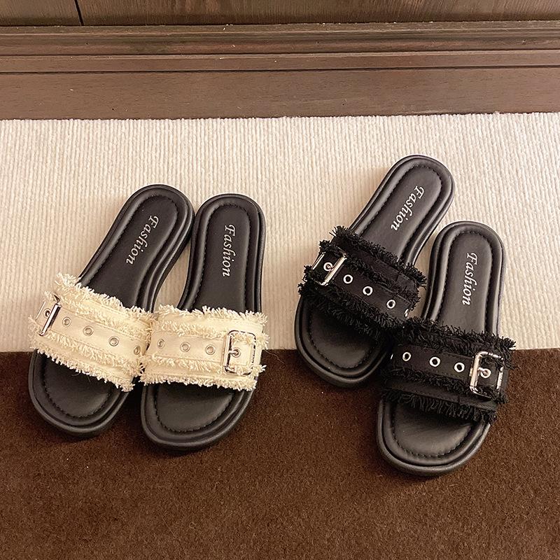 Flat-bottomed beach sandals new slippers women's summer wear rhinestones fashion