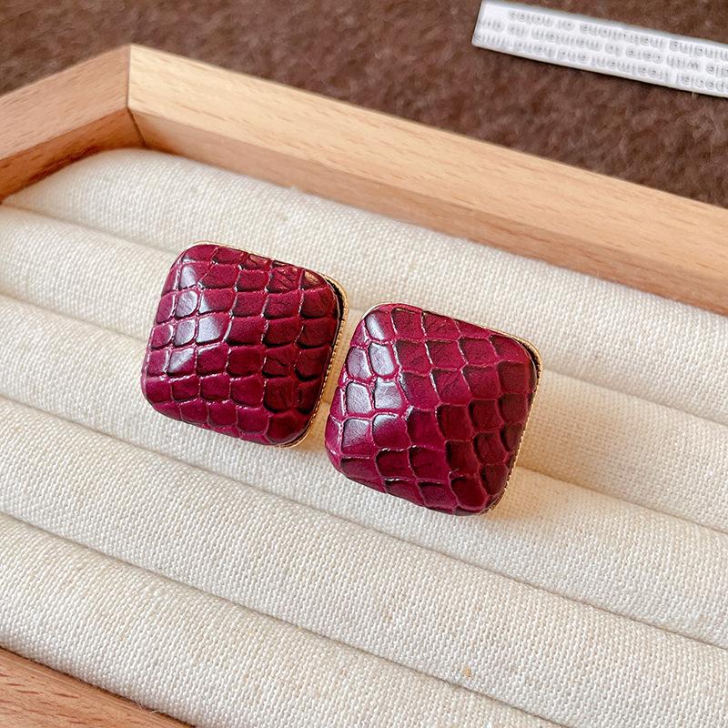 Silver needle retro leather square stud earrings retro niche high-end earrings temperament elegant commuting versatile earrings women