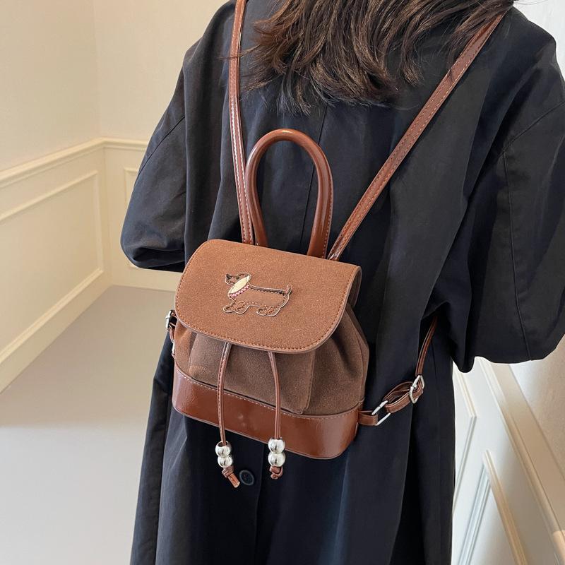 

Korean cute girl retro college style small backpack female 2025 new trendy autumn and winter fashion backpack travel bag коричневый