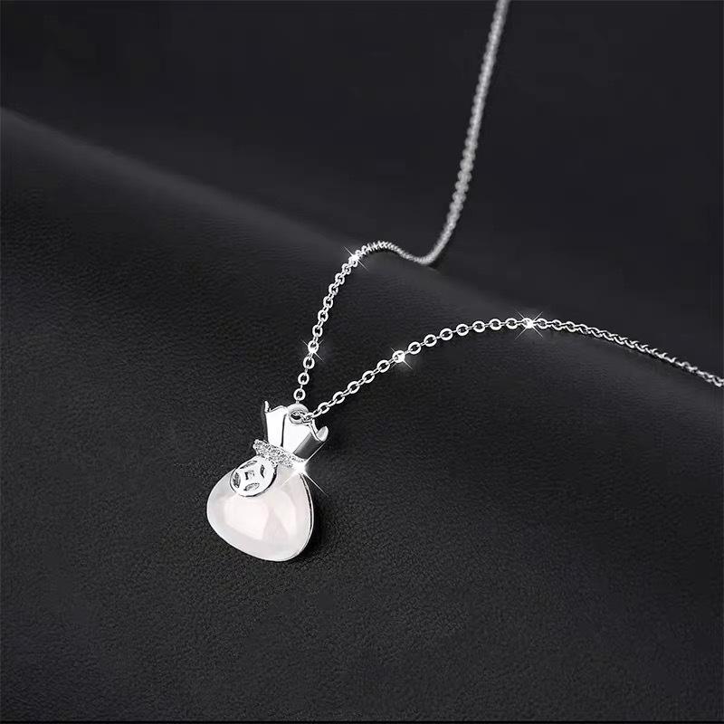 Elegant Lucky Bag Design Women'S Necklace With White Imitation Jade Pendant Fashionable Gift For Best Friends