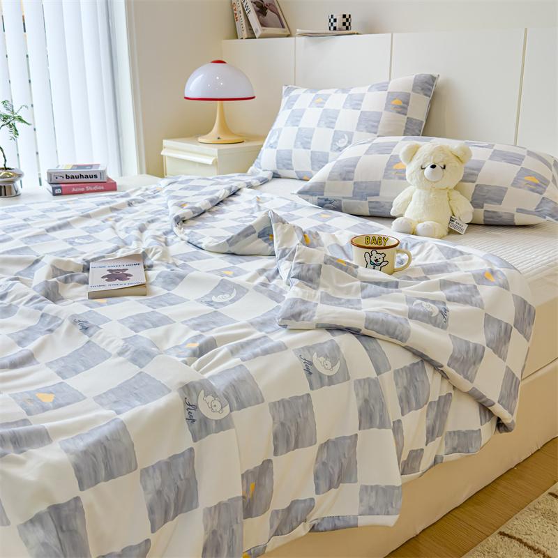 Garden Florals Pattern Quilt Summer Air Conditioning Thin Comforter Cute Rabbit Printed Soft Quilted Quilt for Kids Boys Girls