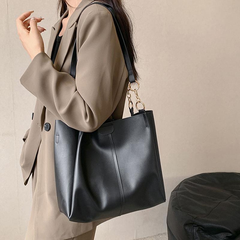 PU-Leder Damen Schultertaschen mit Kettendekor Trendästhetik Einfarbig Luxus Reißverschlussdekor All-Match-Einkaufstasche mit großer Kapazität