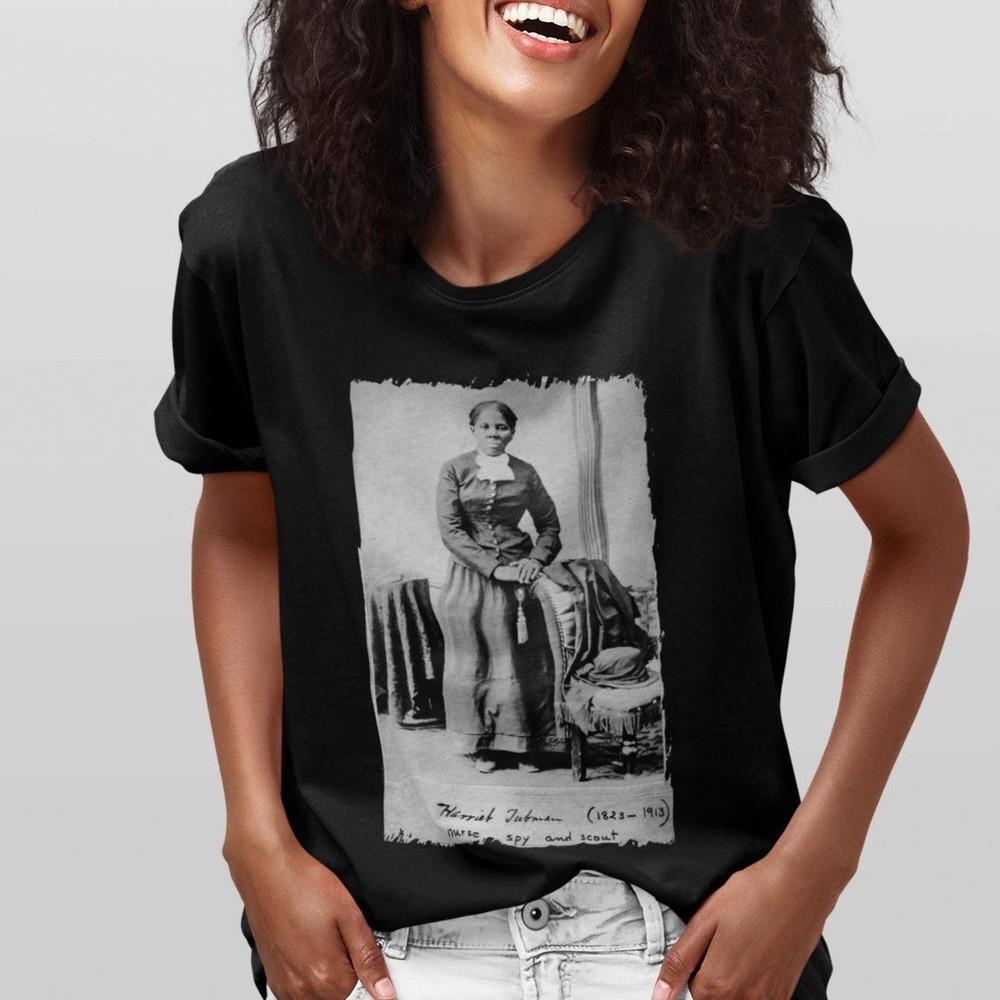 

Harriet Tubman T-Shirt Black History Shirt Activist Woman Gift Slavery History S Unisex T-Shirt XXL
