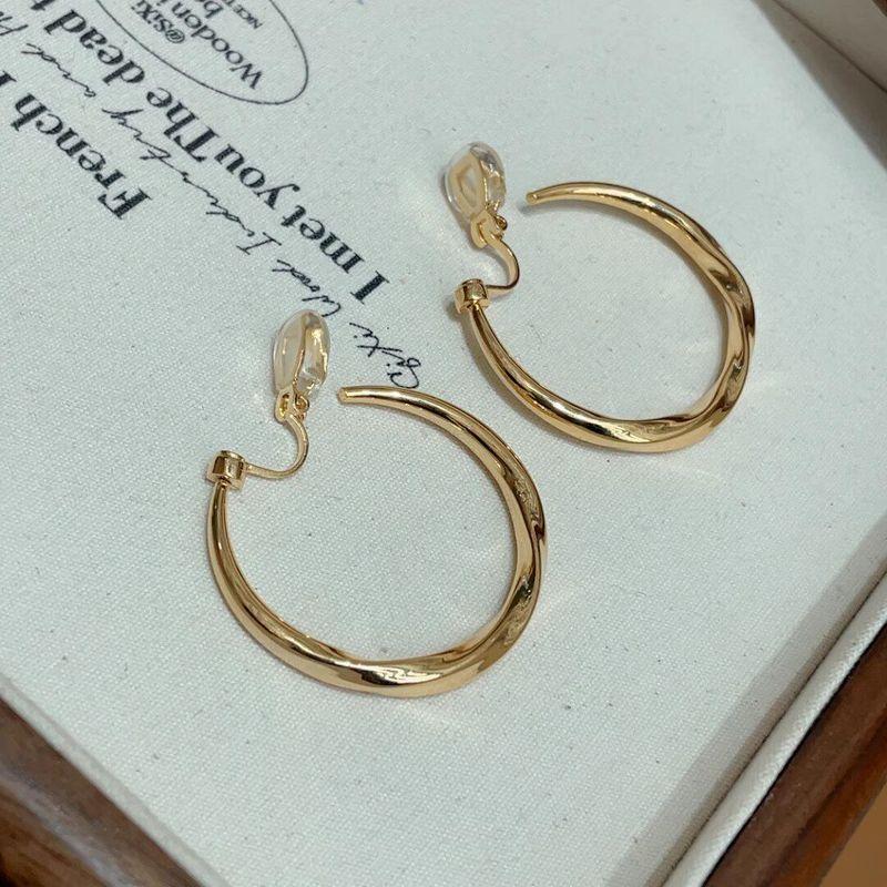 

Fashion Cool Wind Big Simple Bracelet 2025 Twisted Stylish Unique No Pierced Rotate Ear Clip Thread Eardrop Earring Female Threaded Ear LoopsRotating Ear Clip [Gold]