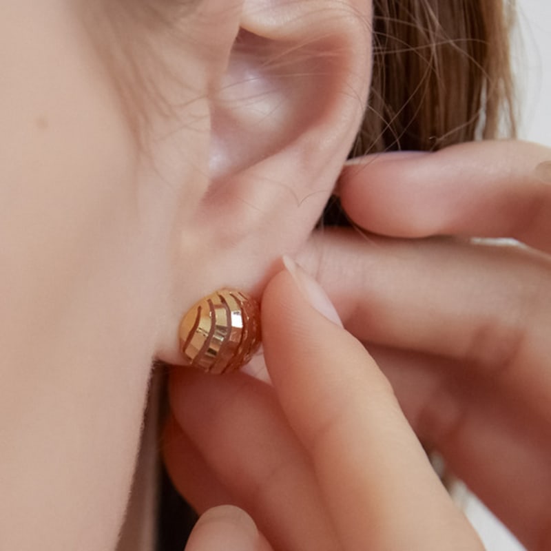 GETMEBLING Curve Ball Earring