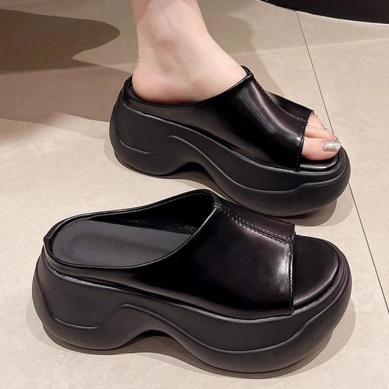 Nya damskor med högre sula, skor i mjukt läder med tjock sula, halkfria tofflor med en axelrem