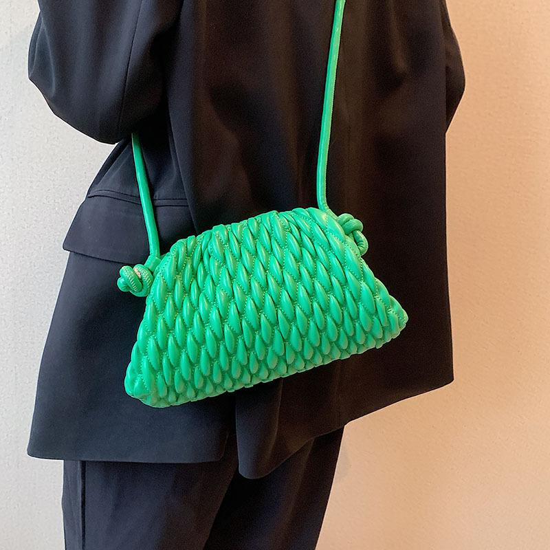 

Clip embroidery thread bag 2024 new women s bag autumn and winter retro versatile messenger bag shoulder armpit bag зелений