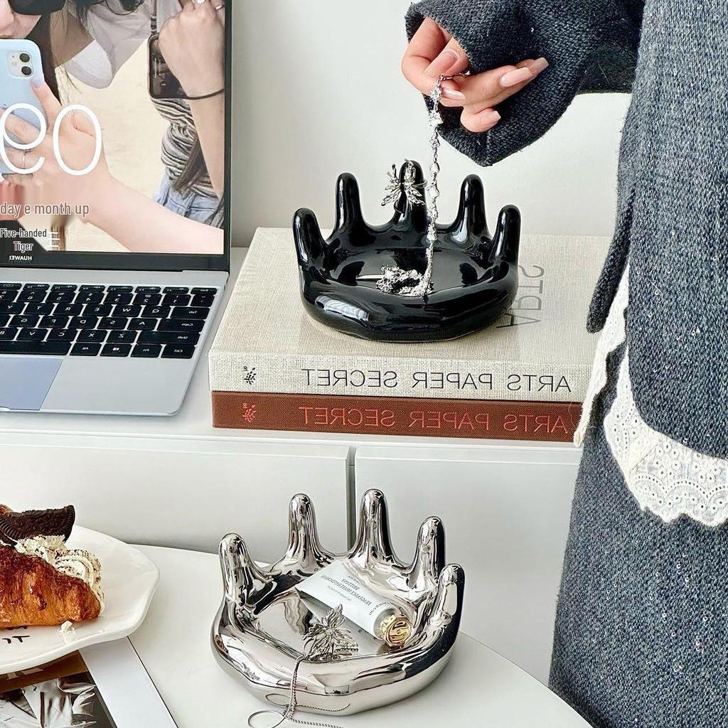 Nordic Ceramic Ring Holder Tray - Cute, Light Luxury Jewelry & Key Organizer for Desktop or Entryway.