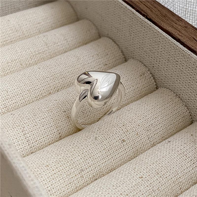 S925 Sterling Silver Heart Ring - Korean Style with Smooth Texture, Perfect for Fashion Bloggers & Heart-Shaped Jewelry Enthusiasts