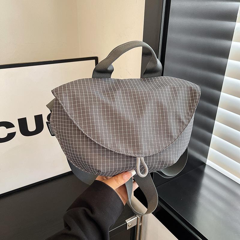 

Small bag women s light casual plaid anti-splashing student outdoor flip hand carry crossbody small bag tide серый