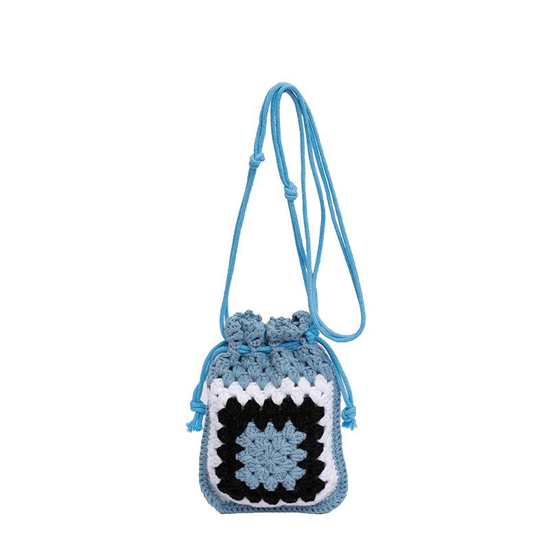 

Small knitted contrasting color plaid contrasting color small lucky bag women s mobile phone bag autumn and winter new shoulder messenger bag чёрный